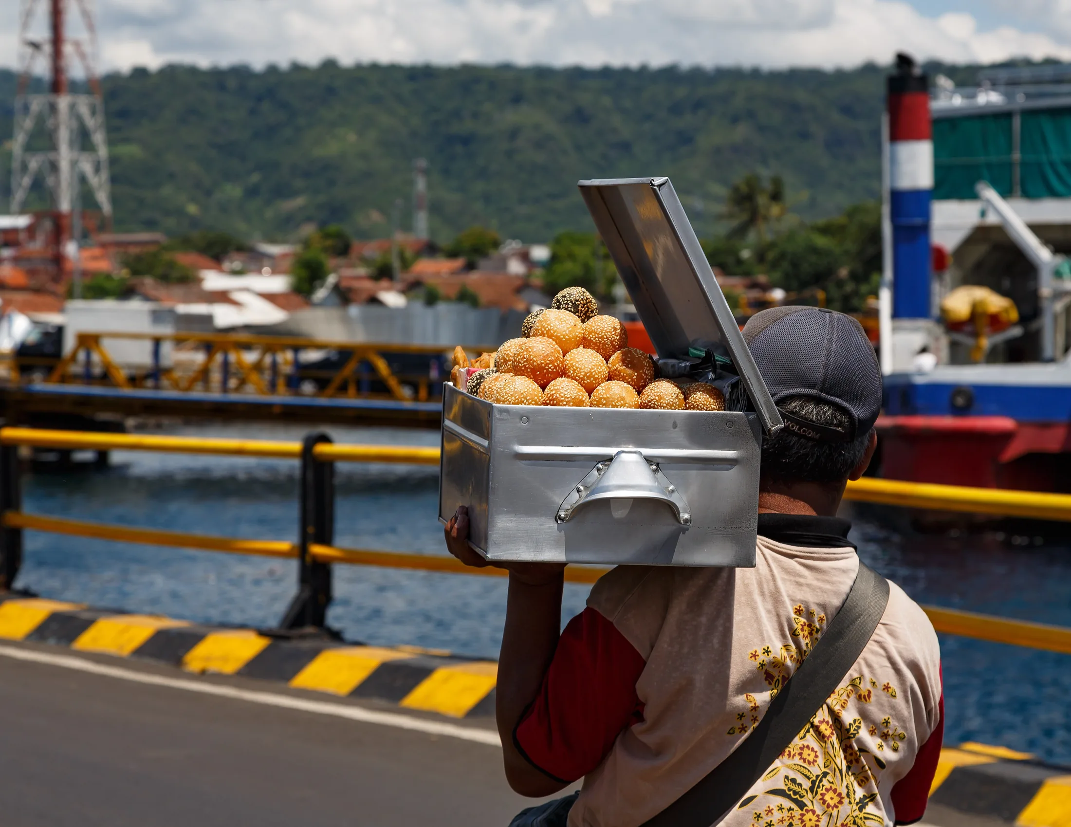 Banyuwangi Indonesia Onde-onde-01, a local food or culture image for Surabaya, Indonesia