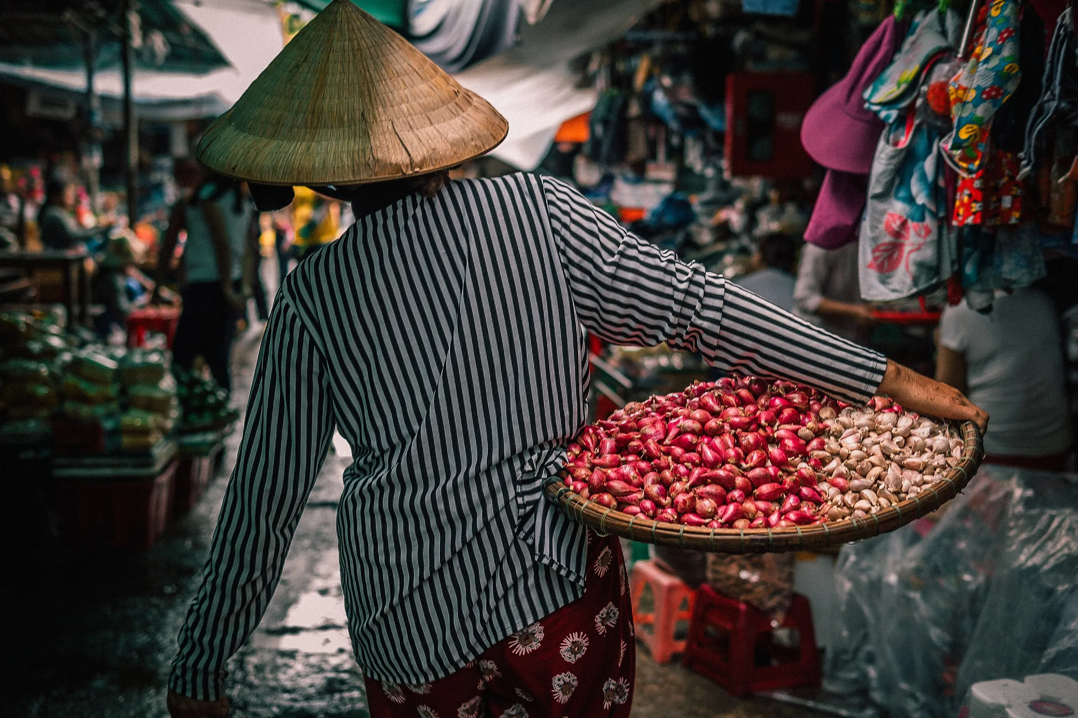 Dong Ba market, Thành phố Huế, Vietnam (Unsplash), a local food or culture image for Hue, Vietnam